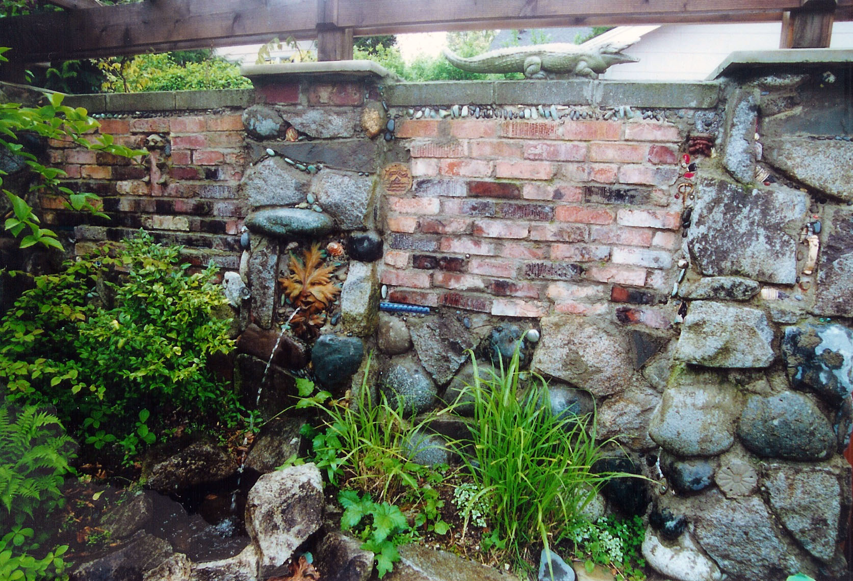 Fountain from a wall designed by Environmental Construction Inc. in Kirkland WA